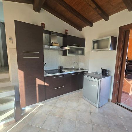 Trilocale Climatizzato L'Oleandro Tanaunella Luaran gambar